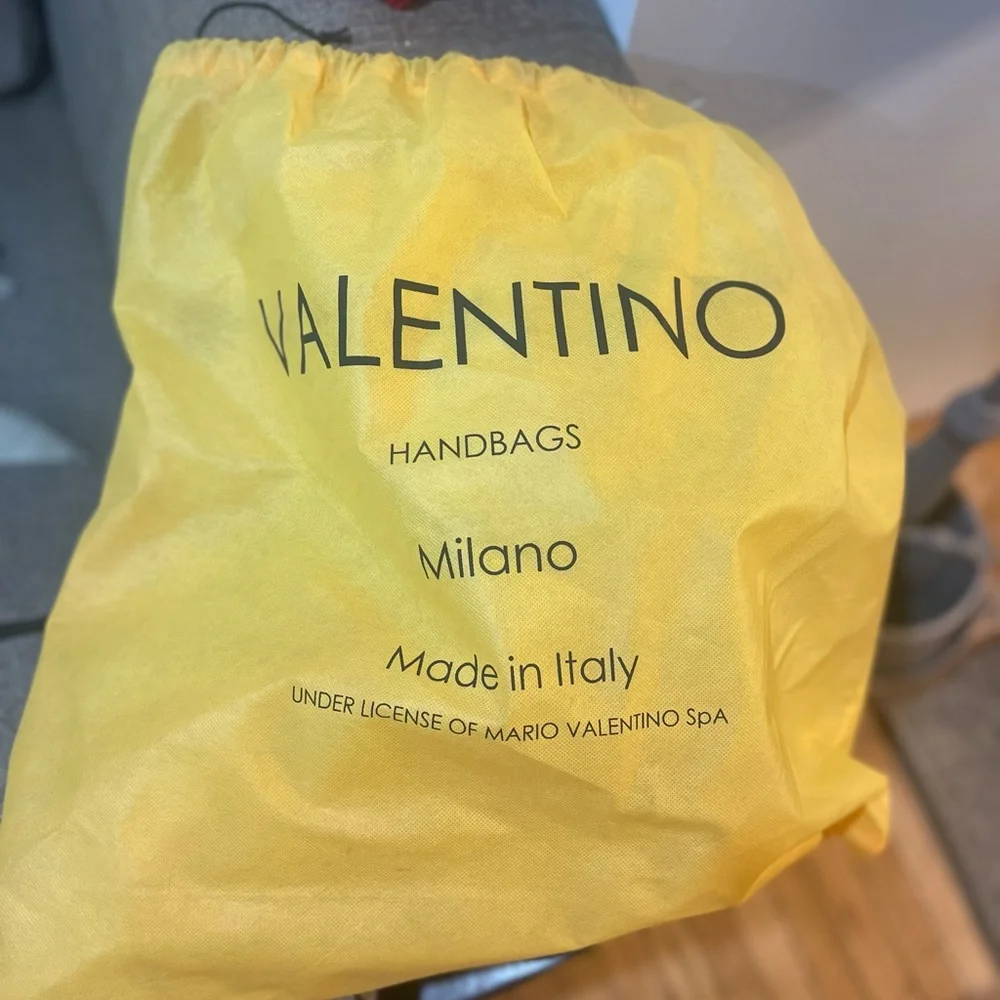 Mario Valentino structured mario